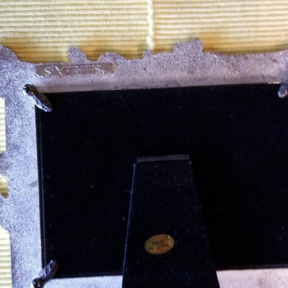 2 picture frames, - Picture 3 of 5